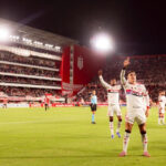 Flamengo empata, mas Arrascaeta fratura clavícula