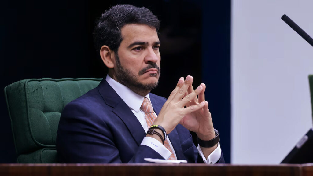 Messias debate STF em sabatina com placar apertado