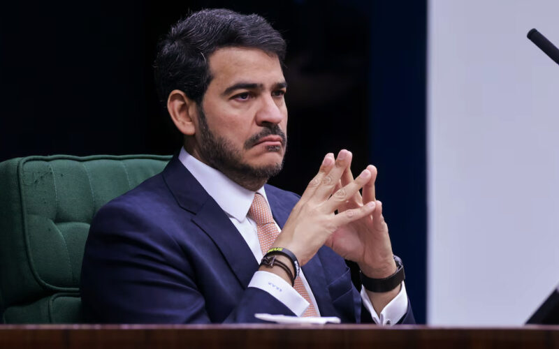 Messias debate STF em sabatina com placar apertado