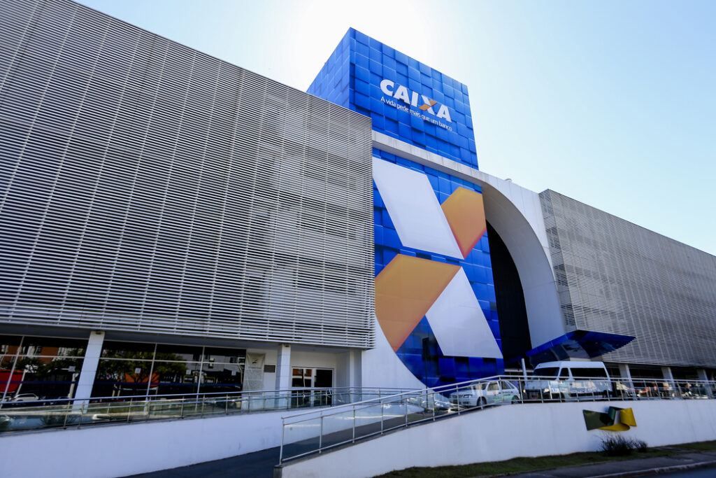 Ouro alto e endividamento recorde turbinam penhor da Caixa