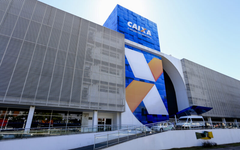 Ouro alto e endividamento recorde turbinam penhor da Caixa