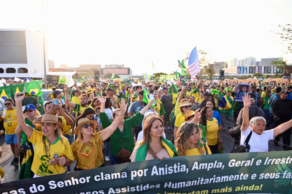 Presos do 8/1 esperam redução de pena com PL