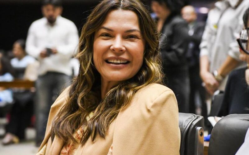 Aniversário de Marcela, moda, ministro e casório na coluna