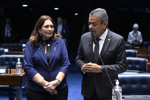 Bia Kicis protagoniza no Senado projeto para dor crônica