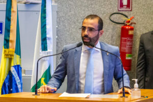 Manzoni oficializa candidatura a deputado federal com apoio de Michelle