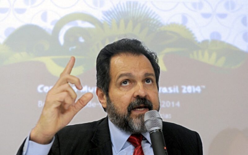 PT brasiliense fecha chapa proporcional; Agnelo concorre