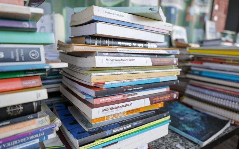 Venda de livros cresce 6,5% no Brasil e fatura R$ 4,5 bilhões