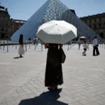 França ativa célula de crise para onda de calor durante festa