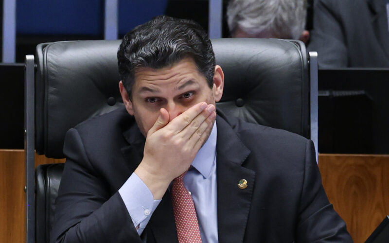 PEC 6x1: Alcolumbre define tramitação por comissões no Senado