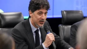 Crime organizado profissionaliza e mortes violentas caem, diz governo