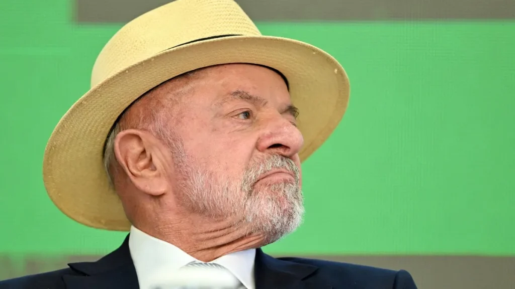 Lula usará chapéu pela 1ª vez em foto de urna em 2026