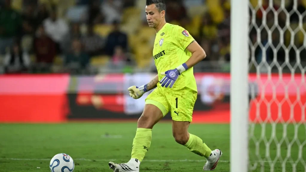 Flu vira sobre Palmeiras no fim, ajuda Fla e se aproxima do G4