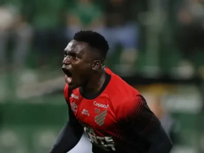 Athletico-PR empata com Bragantino e fica a 7 pontos do líder